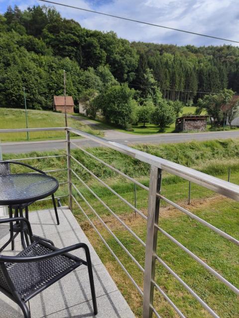 Ferienwohnung Waldblick, nahe Jennersdorf und Therme