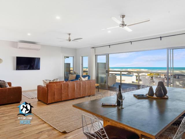 Ultimate in Middleton Coastal Style with Views Sleeps 10