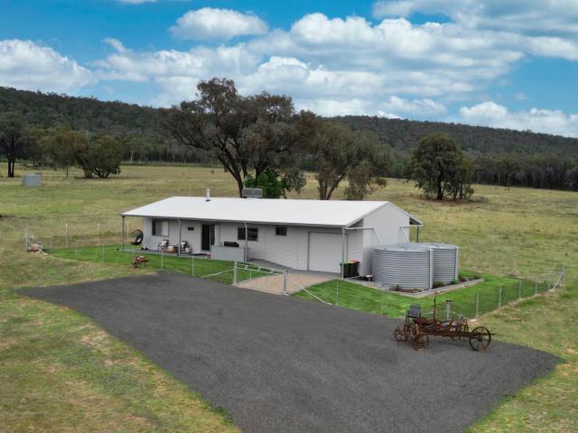 Kangarooby Cottage - A Peaceful Off-grid Escape