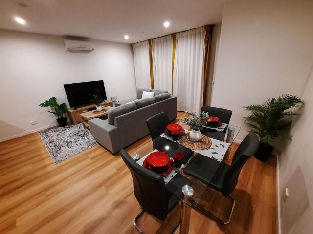 ZMITH Apartment - BROOKE, - Near AIS, GIO Stadium, UC, & Nth - Canberra Hospital