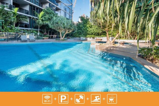 Inner-city 1 bedroom Apartment Parking and Pool