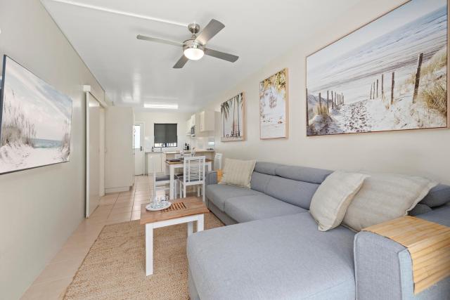 Sawtell Beach Ocean Sands 3 - Opposite Main Beach and short stroll to Coffee Shops and Restaurants!