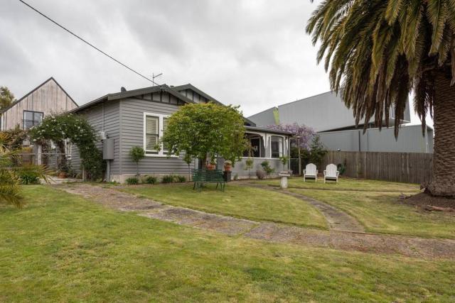 Miss Adeline's Cottage Tamar Valley, Tasmania