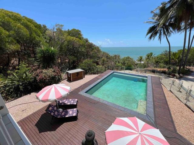 Incredible beachfront home, 10 min to Port Douglas - Diamond Cliff