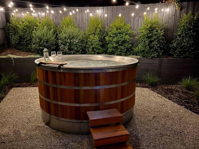 Shelby Beachhouse - Scandi Hot Tub & McCrae Views