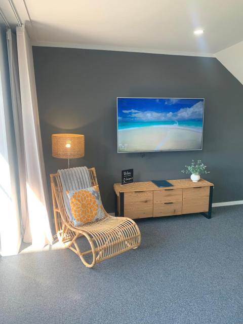 Corrigans Beach View Apartment 211