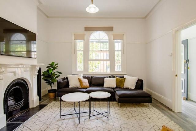 Beautiful & Ultra Convenient 4-bdrm Terrace