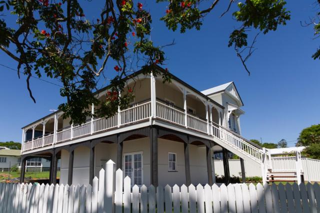 Luxury Grand Escapes Queenslander in Ipswich