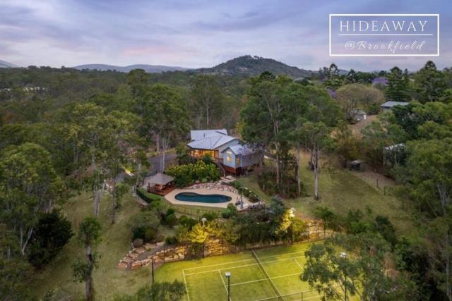 Hideaway at Brookfield Acreage Tennis Court Pool