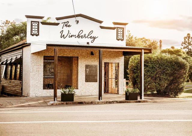 The Wimberley - Stay in the heart of town Goomeri!