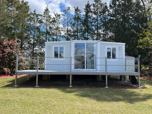 Country Guest house on Acreage