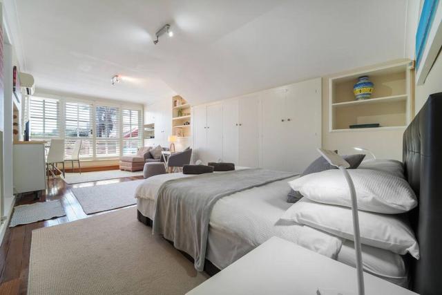 Sunny self contained LOFT near Bondi