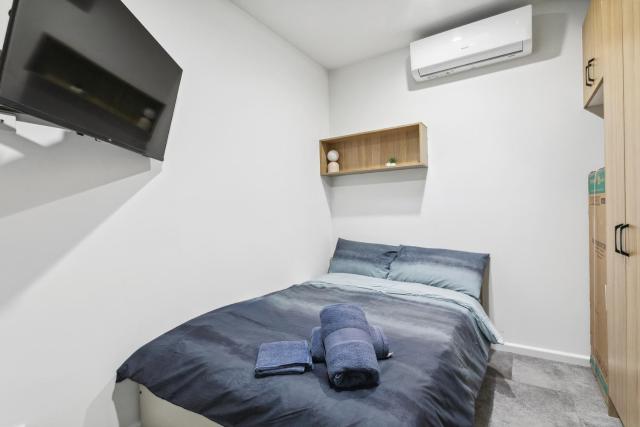 Cozy Stays - Private Rooms in Adelaide CBD with Shared Facilities