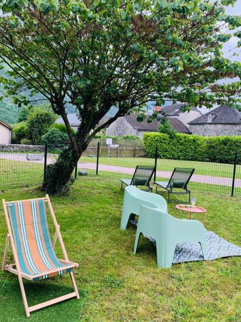 La Suite Unique - Le jardin sur les Pyrénées- vue panoramique montagne -jardin clôturé privé de 100m2-Parking-Linge de lit et serviettes compris-