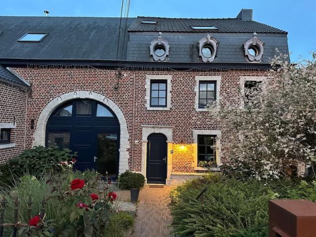 Appartement lumineux et chaleureux avec piscine estivale