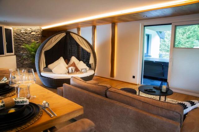 Cozy Forest Wellness Suite