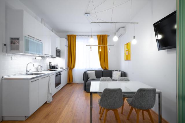 Modern 2BD Flat with Prime Location and Workspace