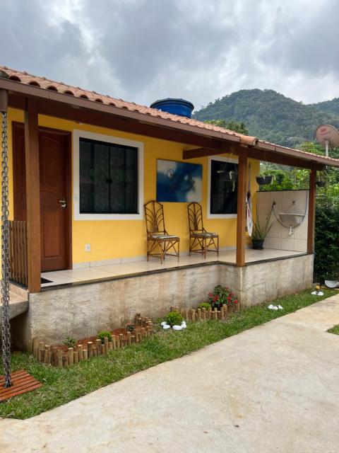 Chalé amarelo em lumiar Nova Friburgo,5 Km do centro de Lumiar