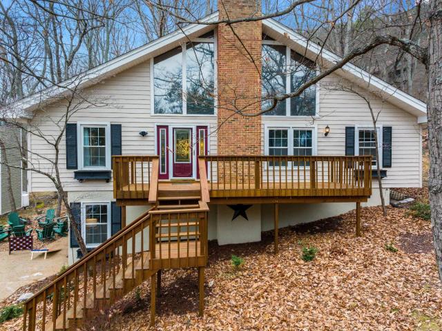 Cozy Retreat - Sauna Hot Tub & Game Room in VA