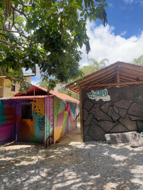 Cipó Container Hostel - Quartos em Cápsulas e Alojamento Feminino