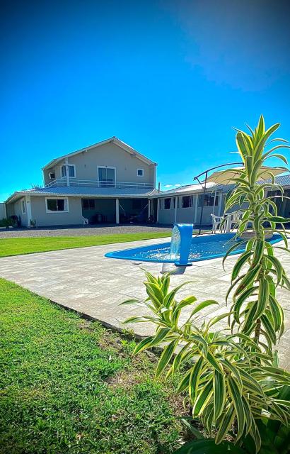 Casa com piscina, hidro e uma vista linda da lagoa