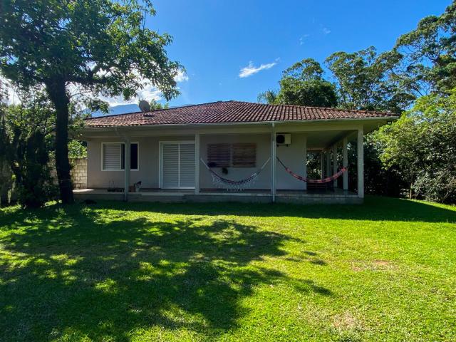 Casa de Frente para o Mar na Enseada de Brito