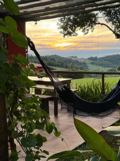 Casa de Campo com piscina e cachoeira privativa