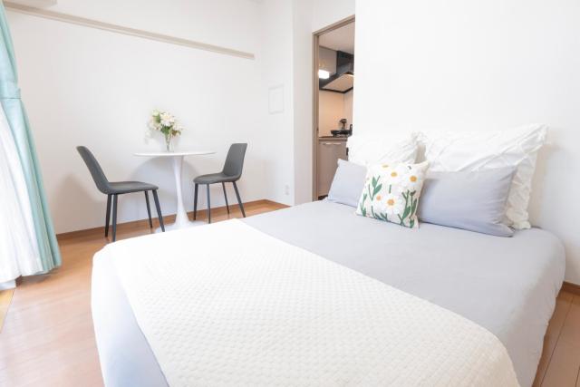 Modern 2 Person Retreat in Nihonbashi - Steps from Kayabachō Subway & Tsukiji