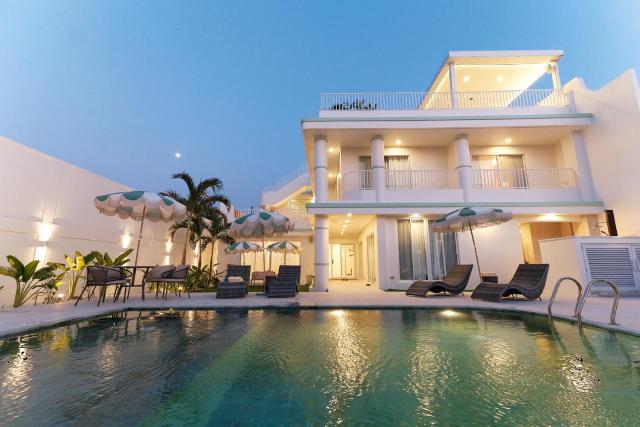 Alesea Oeste La Union Private Beachfront Villa Jacuzzi Heated Pool