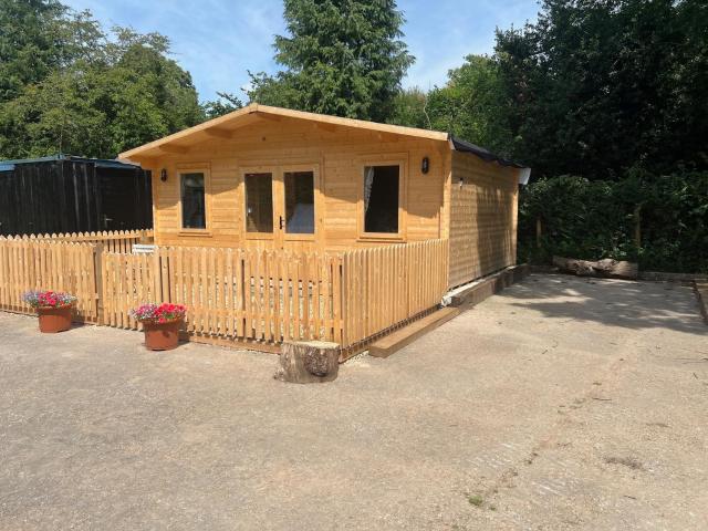 Oak Tree Cabin