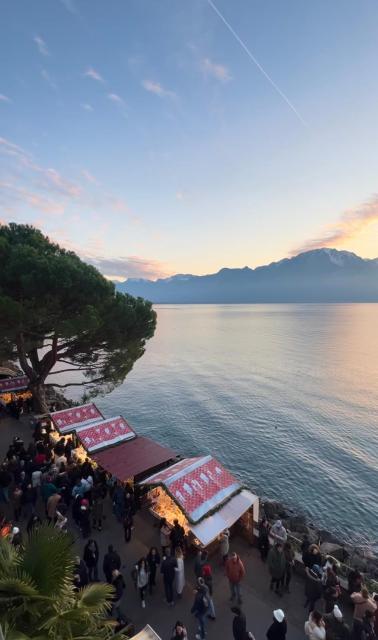 Montreux Riviera Suite Waterfront 3 Bedrooms Private Parking