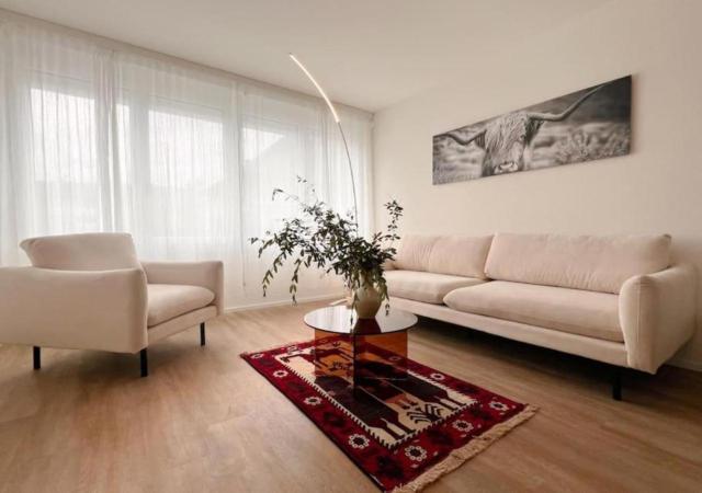 Urban Oasis - 2BR Apartment near Bahnhof Zürich Oerlikon -302-