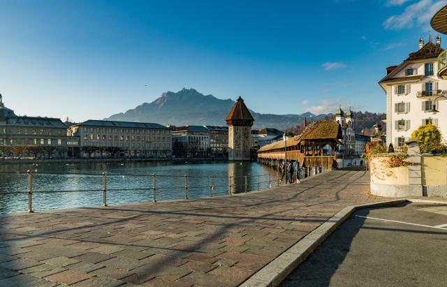 NH 1 Interlaken-Luzern Lake I Mountain I unique I connect