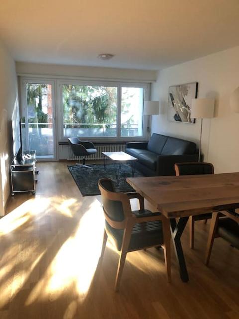 Cozy and sunny 2BR flat in the city centre - Sky10