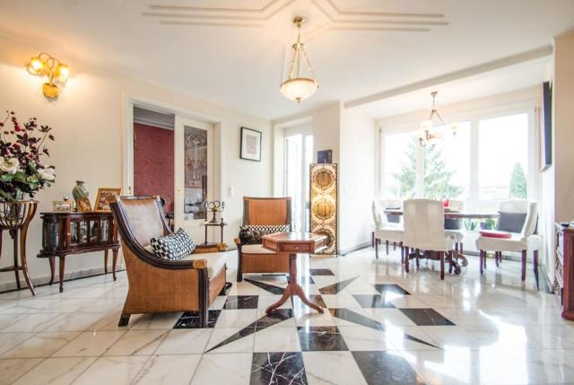 3 bedroom 2 bathroom Art Deco flat in Basel City