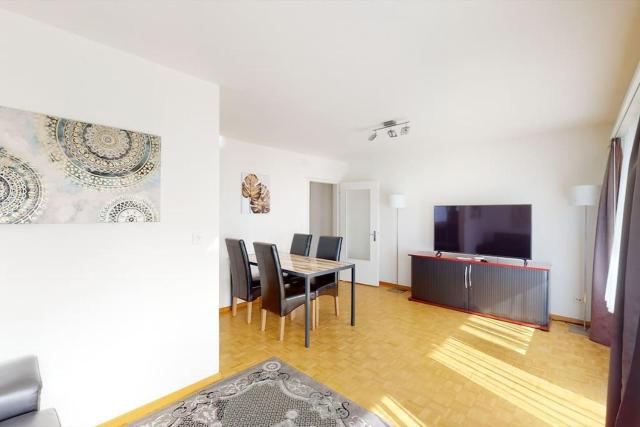 Very nice 1BR flat with sunny balcony - Sky4