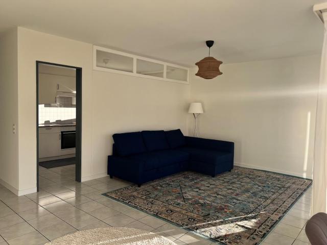 Sunny 3,5 Room Apt, 10 Min to Center, Free Parking