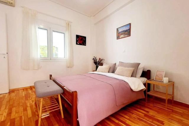 Renovated Central Apt-3min from Metro Station