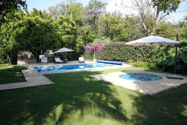 El Zapote House With orchard and pool in Malinalco