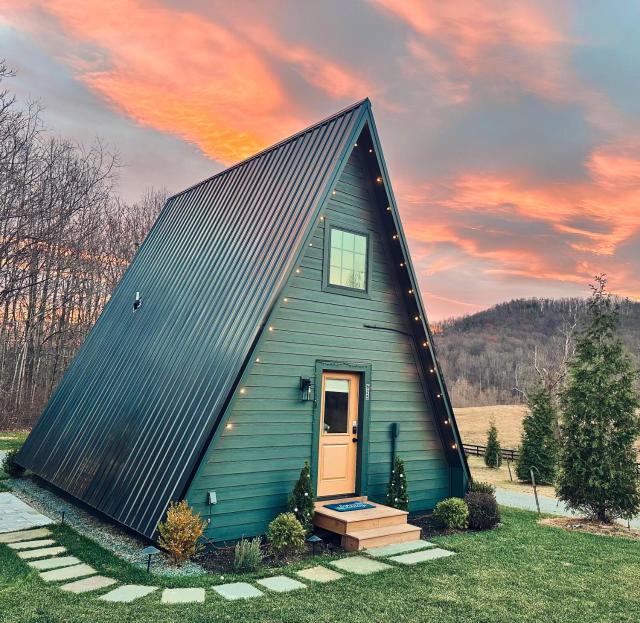 Unique a frame cabin located near Old Rag Mountain