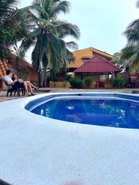 Cabaña Con Piscina Frente Al Mar