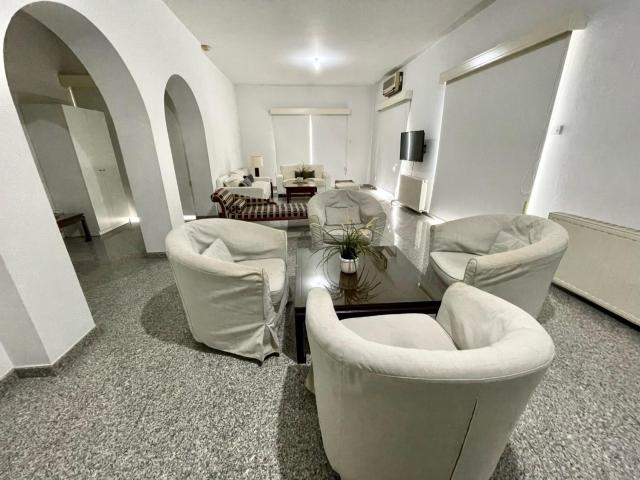 Platform 357 Gravias Spacious Apartment