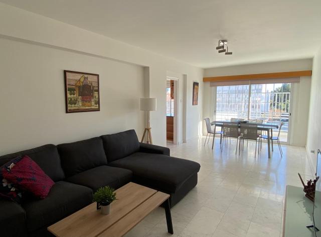 Sunny 2 bedroom flat in Engomi