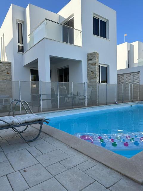 Haus 2 Schlafzimmer und Pool