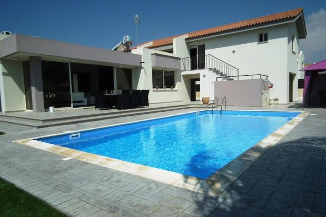 Villa Anthea-beach-private pool