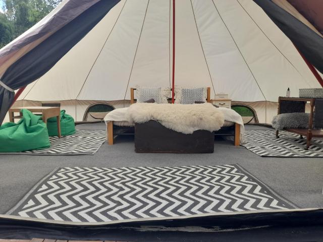 Glamping na samotě u lesa