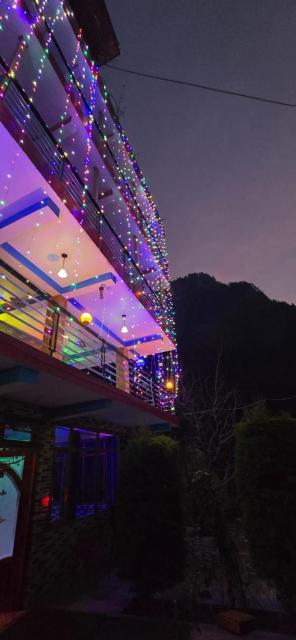 Brahma's Cafe & Guest House Kasol