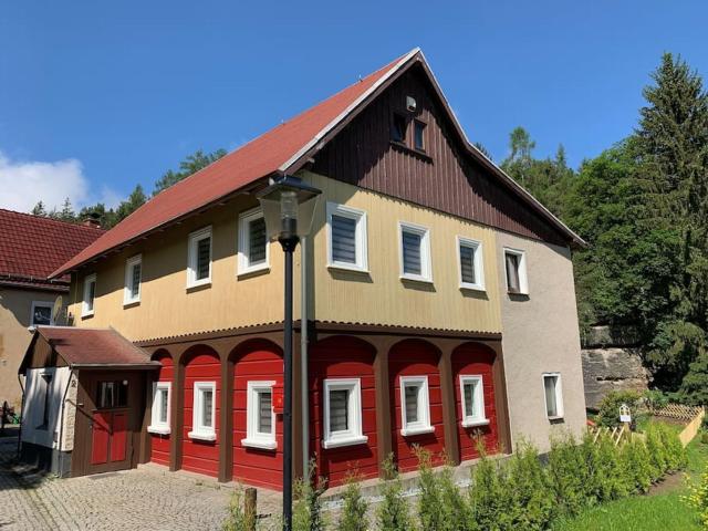 Waldferienhaus Dunja mit Whirlpool, Sauna u Garten