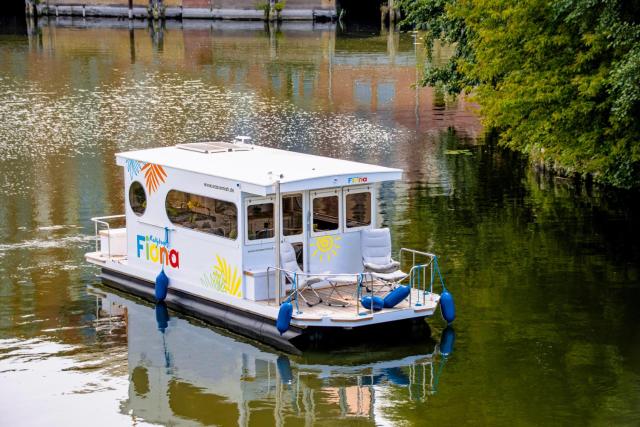 Hausboot FIONA im Yachthafen Berlin-Schmöckwitz auf der Spree und dem Müggelsee von Anfang April bis Ende Oktober