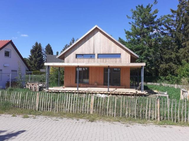 gemütliches Holzhaus am See